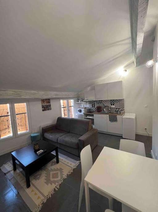 Magnifique T3 Duplex Appartement Aubagne Buitenkant foto